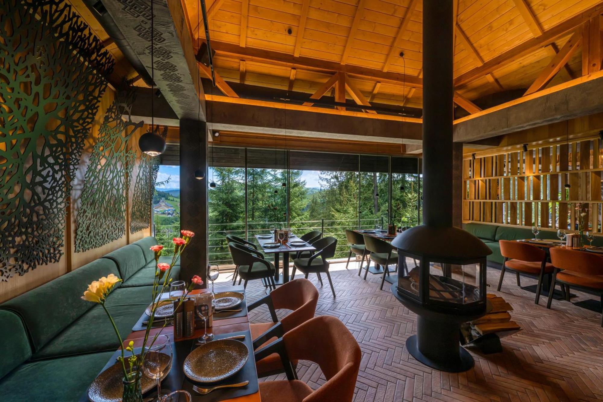 Stara Pravda Hotel Bukovel Luaran gambar